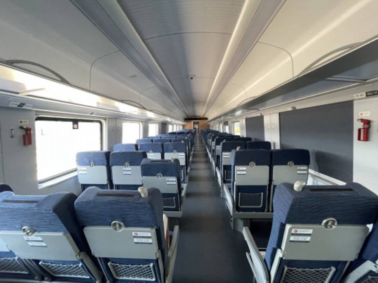 "绿巨人"车厢内饰.jpeg